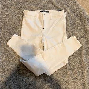 Brand New!💕 Hollister white skinny jegging
